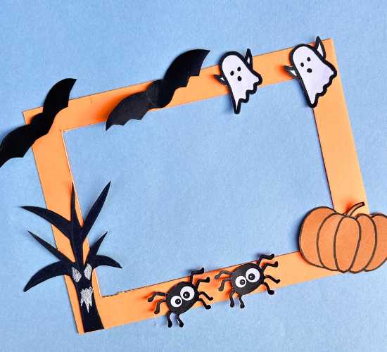 Make a Halloween Frame