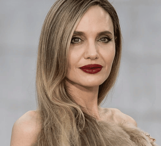 Can You Score 100% In The Angelina Jolie Quiz?